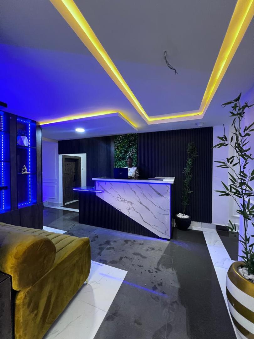Villa Palazzo Hotel 2 Ikeja Buitenkant foto
