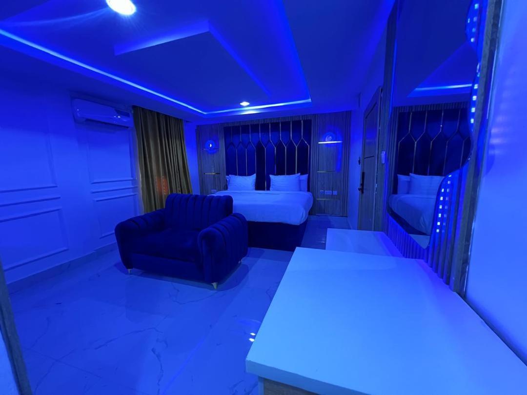 Villa Palazzo Hotel 2 Ikeja Buitenkant foto