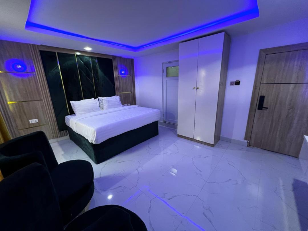 Villa Palazzo Hotel 2 Ikeja Buitenkant foto