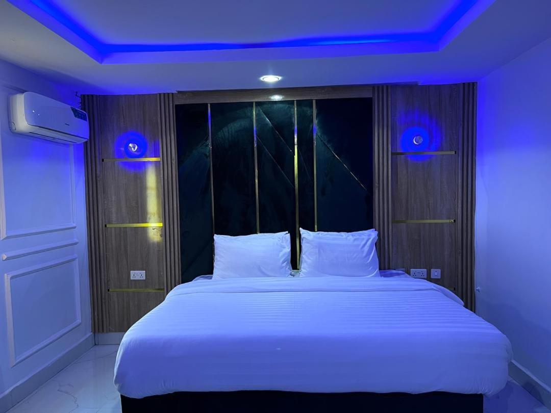 Villa Palazzo Hotel 2 Ikeja Buitenkant foto