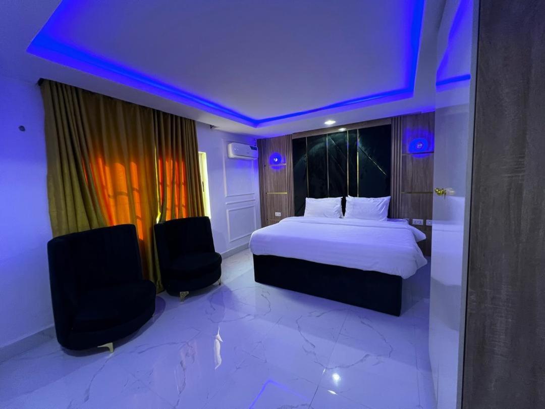 Villa Palazzo Hotel 2 Ikeja Buitenkant foto