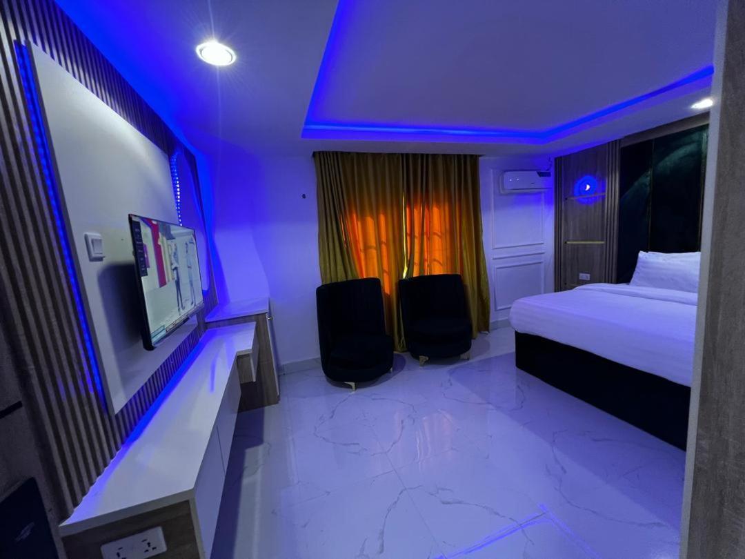 Villa Palazzo Hotel 2 Ikeja Buitenkant foto